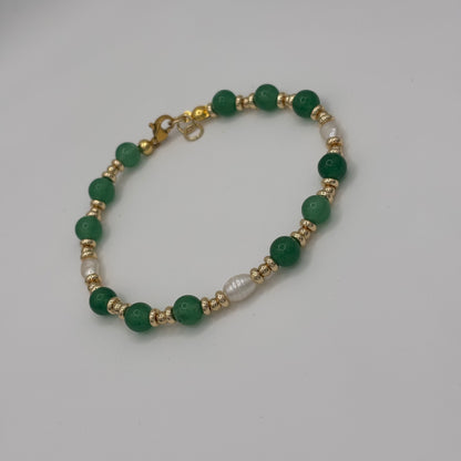 Emerald Tide Pearl Bracelet – Green Natural Stone, Freshwater Pearl & 14K Gold-Plated Beads